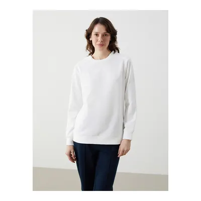 Beyaz Bisiklet Yaka Kadın Sweatshirt
